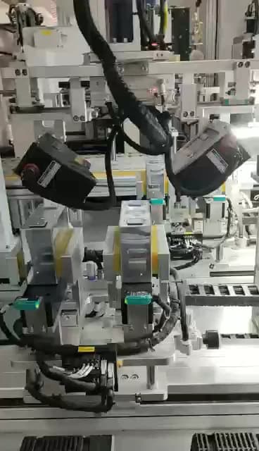 相机与机械机构组成的外观检测工位